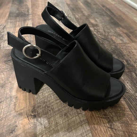 NWOT MADDEN GIRL CHUNKY HEELS size 7 - Picture 2 of 8